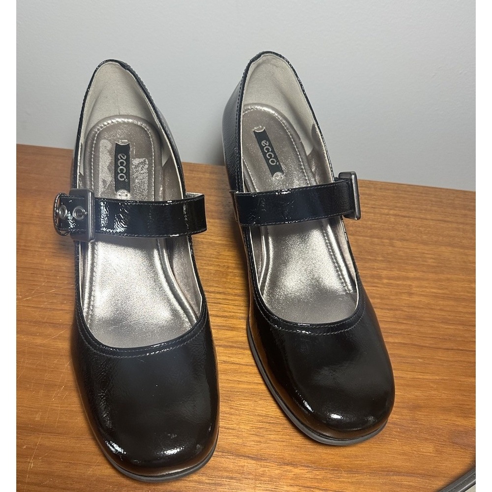 Ecco Women's 41 Black Patent Leather Wide Strap Mary Jan Hamilton Heels 2.5"